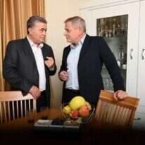 הורוביץ ופרץ אחרי החתימה על ההסכם