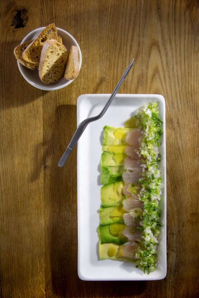 "פסקדו". | דן לב