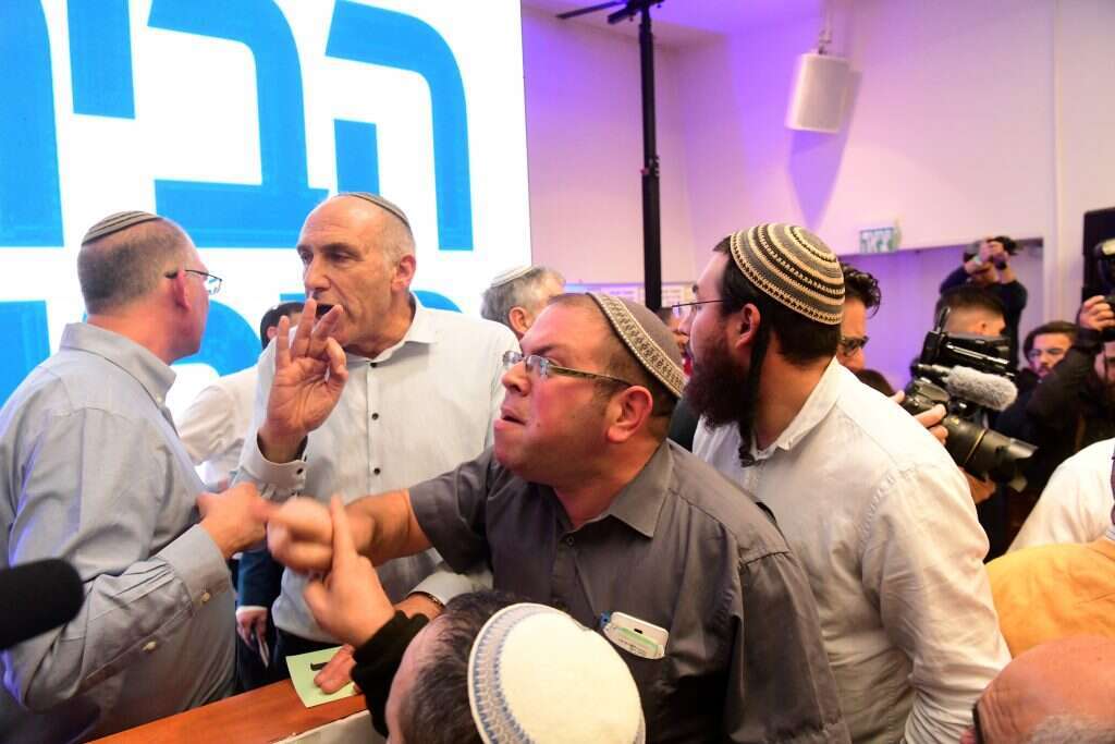 מהומות בישיבת מפלגת הבית היהודי. | יוסי זליגר