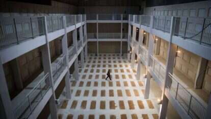 קבורה תת־קרקעית בקומות בבית העלמין גבעת־שאול בירושלים. | יונתן זינדל, פלאש 90 קבורה תת־קרקעית בקומות בבית העלמין גבעת־שאול בירושלים. | יונתן זינדל, פלאש 90