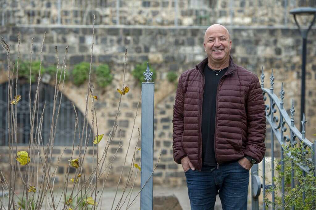 אבי דהן. | גיל אליהו, ג'יני