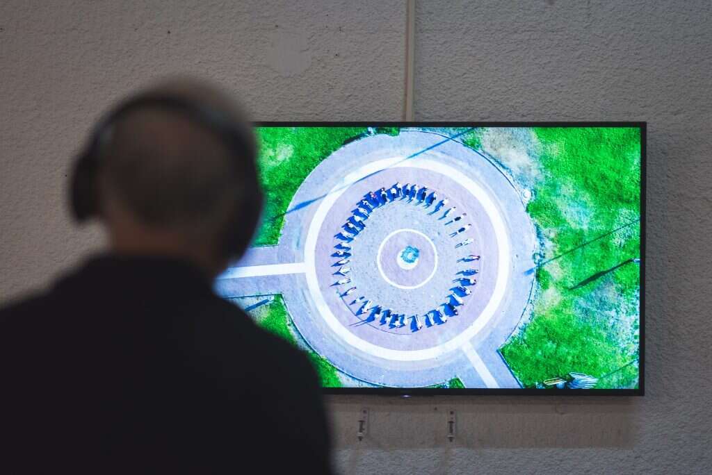 גוני ריסקין, לא לעשות לבד, 2019. | יאיר מיוחס גוני ריסקין, לא לעשות לבד, 2019. | יאיר מיוחס