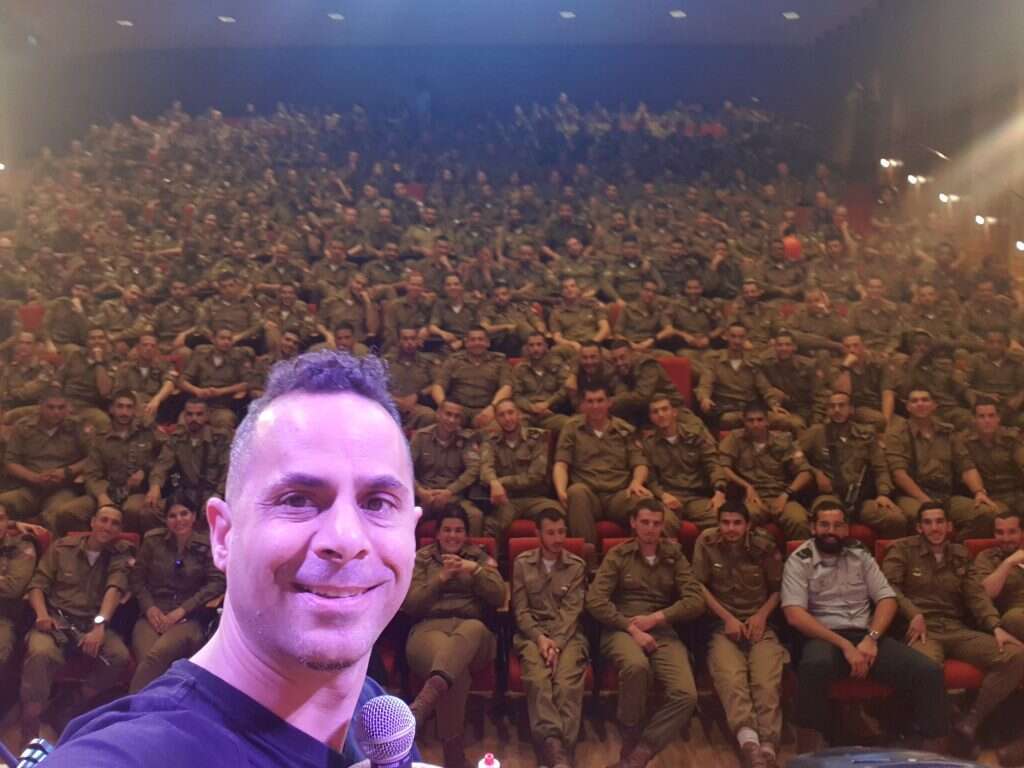 מסיים ב"תעשו ילדים, וכמה שיותר". טובים בהופעה. | באדיבות המצולם