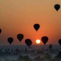 כדורים פורחים בשעת זריחה מעל באגאן, אתר מורשת של האו"ם, מיאנמר. | AFP