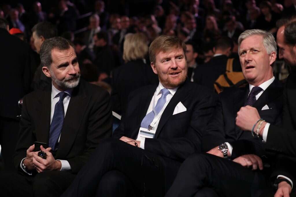 שלושת המלכים בטקס. מימין לשמאל: פיליפ מלך בלגיה, וילם-אלכסנדר מלך הולנד ופליפה מלך ספרד. | EPA