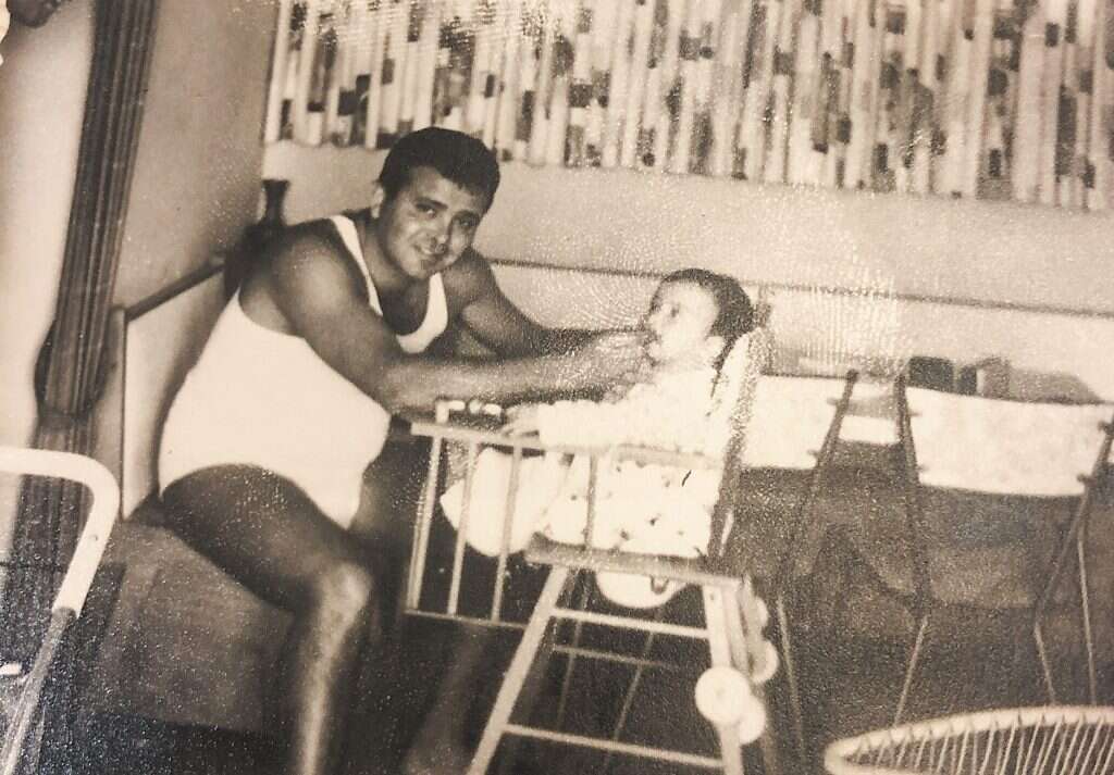 רק בגיל 38 גילתה שהיא בת לניצולי שואה. קוטלר ואביה. | מהאוסף המשפחתי