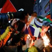 תושבי רמאללה מוחים עם פרסום פרטי עסקת המאה. | AFP