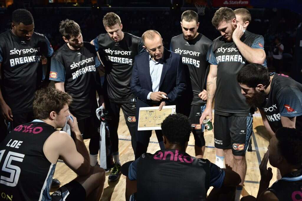 התמודד עם מכת פציעות. שמיר בתחילת העונה. | AP