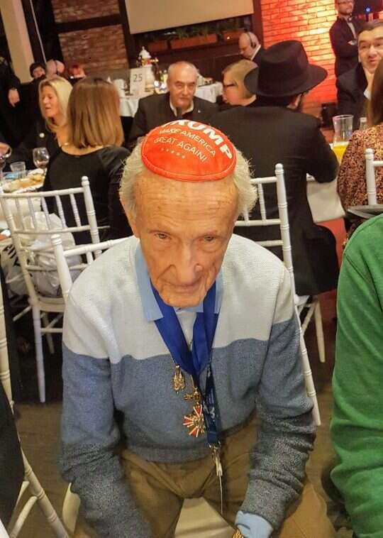 אדוארד מוסברג. | צביקה קליין