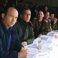 "לקדם דברים ריאליים בשטח". שר הביטחון בנט בהערכת מצב ביו"ש לקראת פרסום תכנית המאה. | אריאל חרמוני, משרד הביטחון