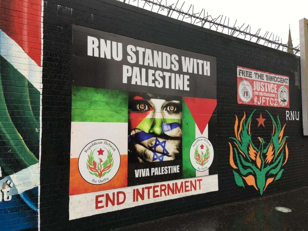 האנטישמיות הפסידה, אבל לא הובסה. כרזה פרו־פלסטינית בלונדון. | איזי טננבום