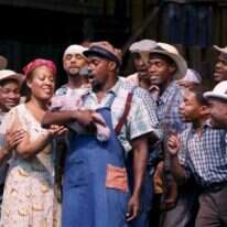 "זה נשמע לך שחור?". חברי להקת התיאטרון הארלם בניו יורק מציגים את האופרה "פורגי ובס". ספרד, 2007. | EPA