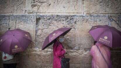 תיירים מאסיה בכותל המערבי. | הדס פרוש, פלאש 90