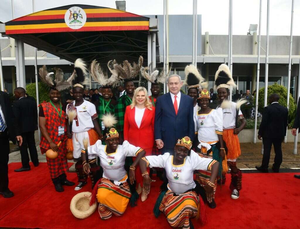 ראש הממשלה בנימין נתניהו ורעייתו שרה בביקורם באוגנדה. | חיים צח, לע"מ ראש הממשלה בנימין נתניהו ורעייתו שרה בביקורם באוגנדה. | חיים צח, לע"מ