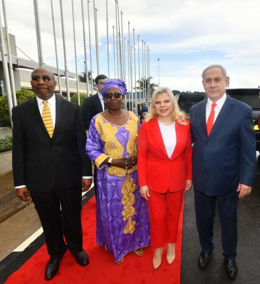 ראש הממשלה בנימין נתניהו ורעייתו שרה בביקורם באוגנדה. | חיים צח, לע"מ