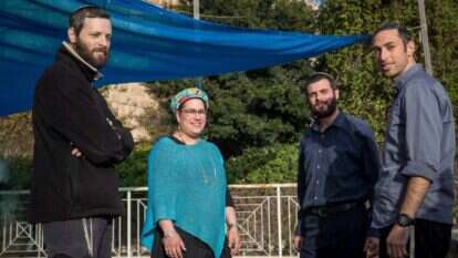 יום אחד אתה מגלה שאף אחד לא עוסק בשאלות הגדולות. הרב דני לביא, הרב אליסף ליבי, הרבנית ד"ר חנה פרנק והרב ד"ר משה רט. | יונתן זינדל, פלאש 90