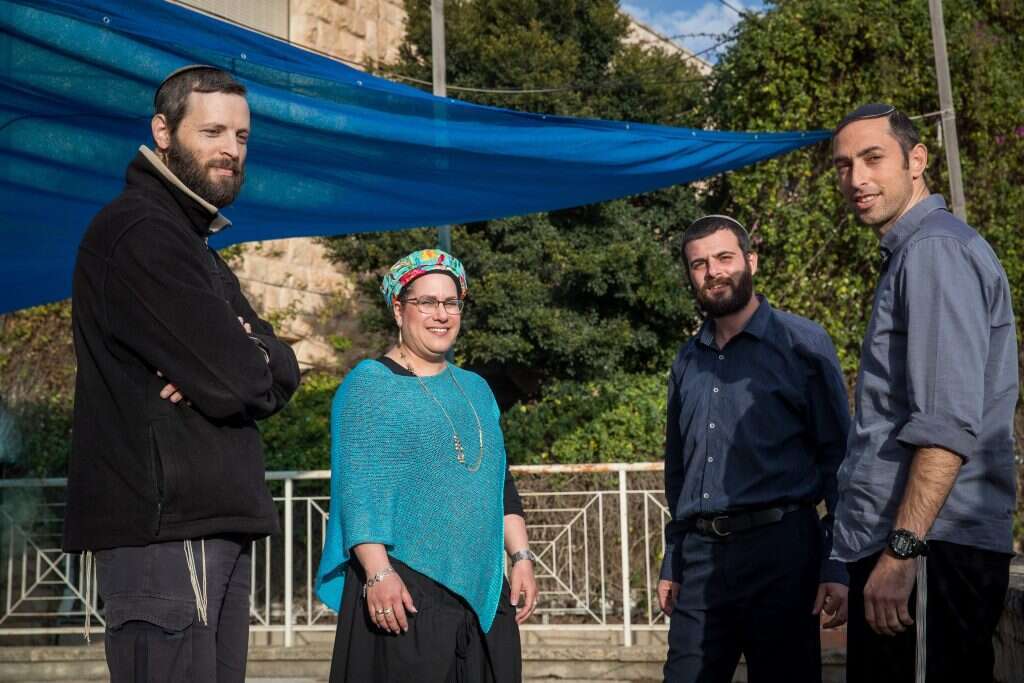 יום אחד אתה מגלה שאף אחד לא עוסק בשאלות הגדולות. הרב דני לביא, הרב אליסף ליבי, הרבנית ד"ר חנה פרנק והרב ד"ר משה רט. | יונתן זינדל, פלאש 90