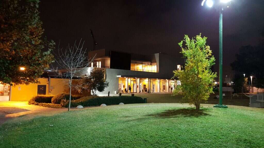 הגבולות בין סטודנטים, מוזיקה ומתמודדים מטושטשים. בית הספר למוזיקה רימון. | talgraf 777