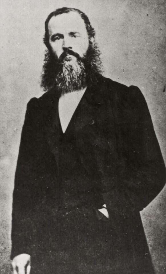 ארמטה פיירוטי. | מנדל ג'ון דינס