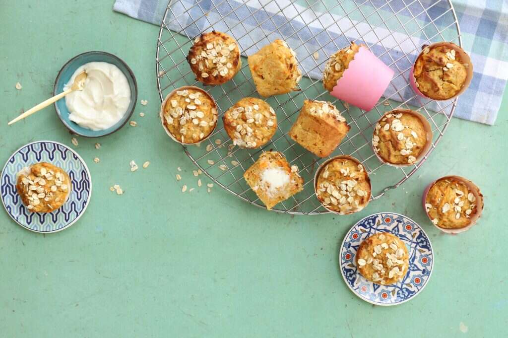 מאפינס ארוחת בוקר גזר תפוח עם מילוי גבינת שמנת. | אפרת ליכטנשטט