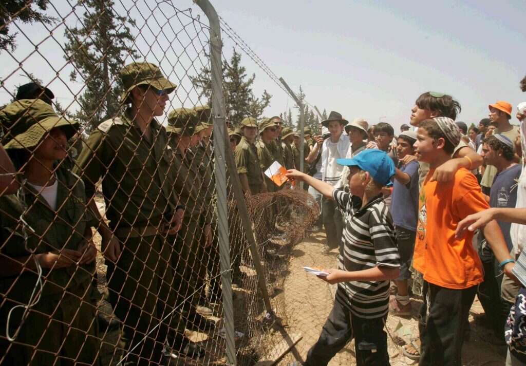 מתנגדי ההתנתקות בכפר־מימון. | מרים צחי