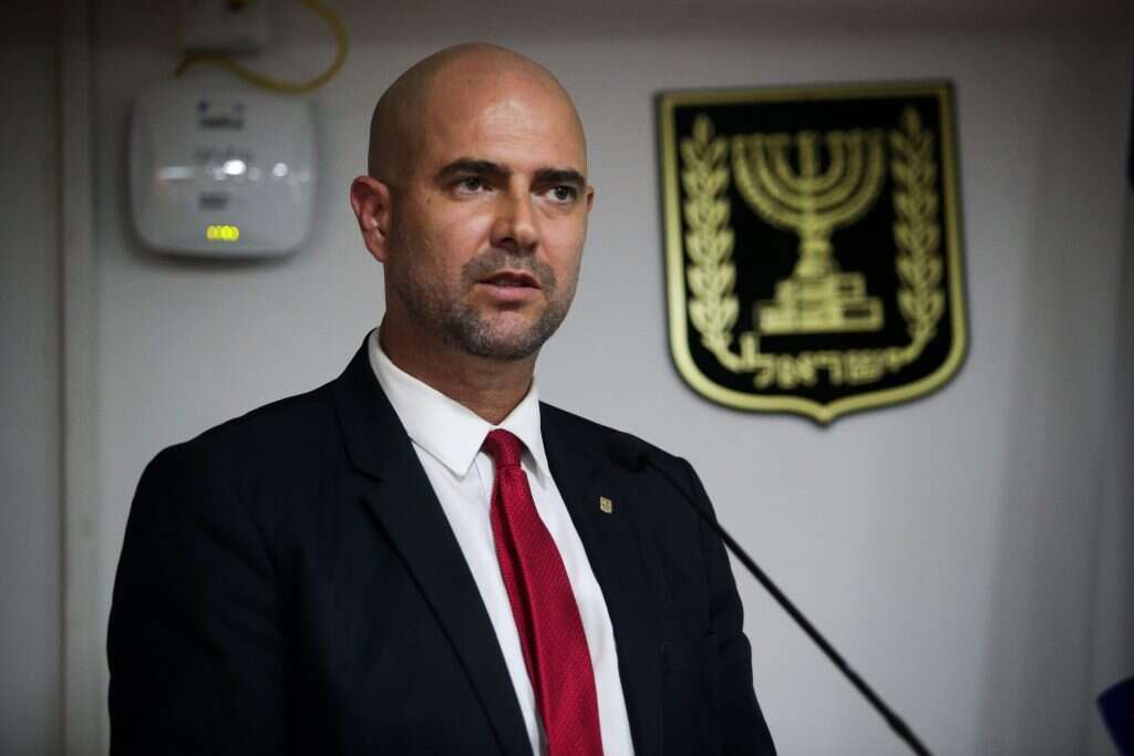 אמיר אוחנה. | אורן בן חקון