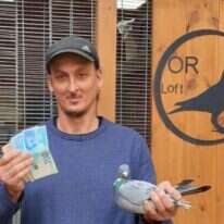 היון 'ביבי' והבעלים עם הזכייה. | אורי רוזנר