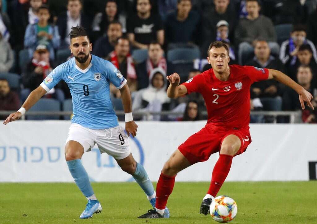 קסם של בחור. מואנס דאבור (משמאל). | AFP קסם של בחור. מואנס דאבור (משמאל). | AFP