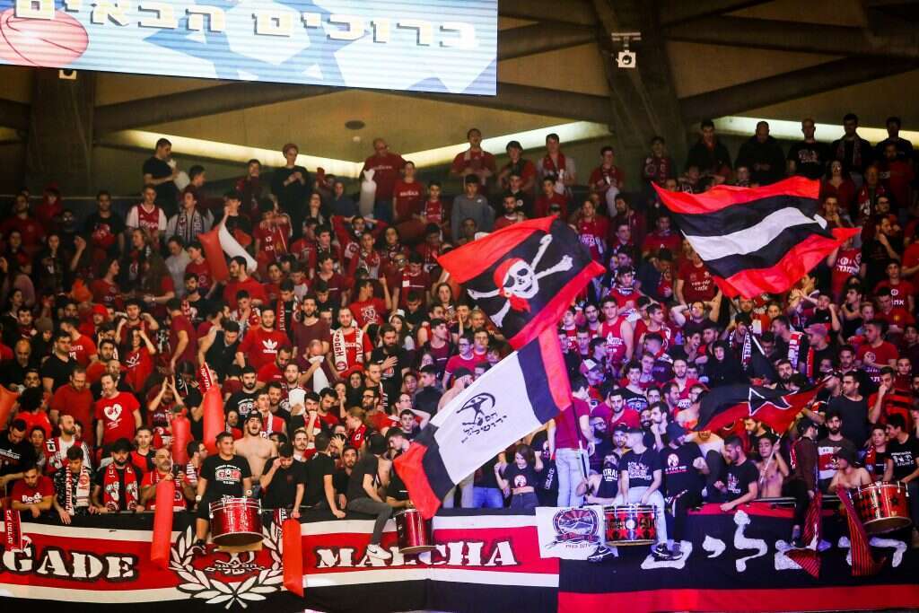 חגגו אל תוך הלילה. אוהדי ירושלים. | פלאש 90