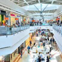 קניות בתל-אביב. | שאטרסטוק