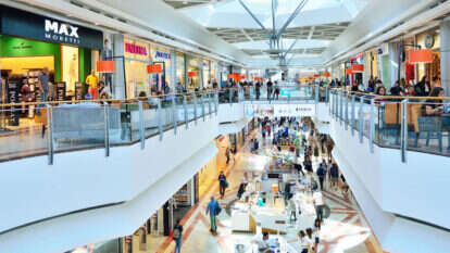 קניות בתל-אביב. | שאטרסטוק