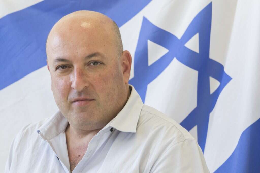 פרופ' גרוטו. | יוסי אלוני