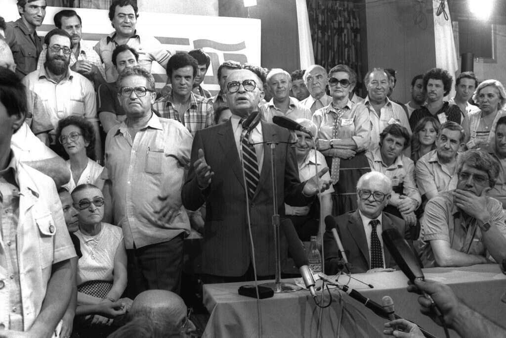 כמו אחרי תקופת התרדמת דאז, גם נתניהו הבין שעליו לרדת אל העם. בגין בבחירות 1981. ציליום: יעקב סער, לע"מ