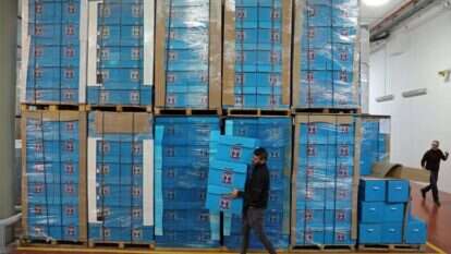 ההכנות ליום הבחירות. | EPA ההכנות ליום הבחירות. | EPA