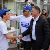 ראש מטה יו"ש בליכוד. יולי (יואל) אדלשטיין מצביע בבחירות הקודמות