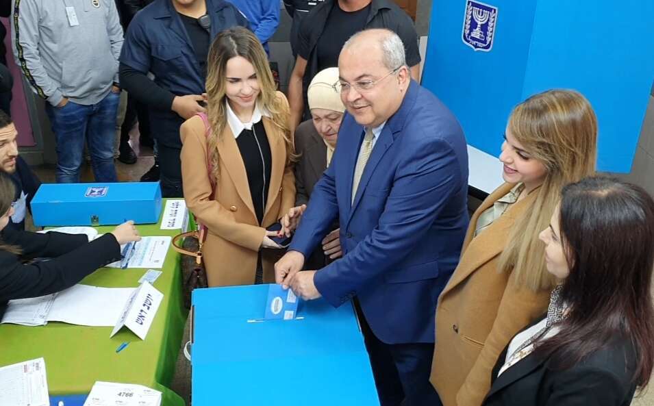 ח"כ אחמד טיבי מצביע