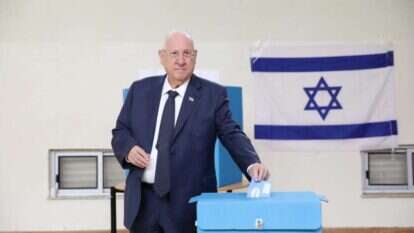 נשיא המדינה ראובן ריבלין בקלפי. | יהונתן ולצר/TPS