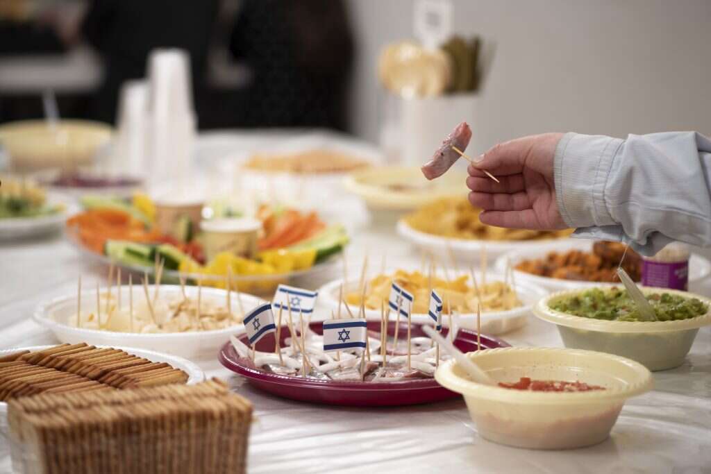 פינוקים בלשם. | שריה דיאמנט