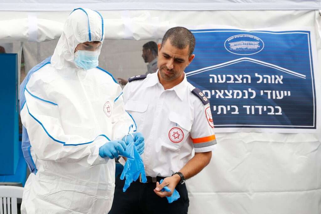 הכנות לקלפי המבודדת ביום הבחירות. | AFP