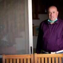 פרופ' גרוטו בחלון ביתו, השבוע. | אריק סולטן