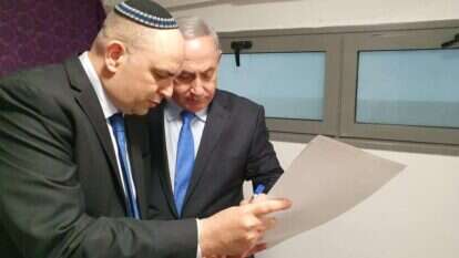 יאיר רביבו וראש הממשלה נתניהו. | משה אלדן