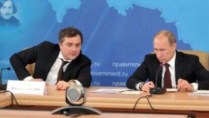 פוטין וסורקוב, 2012. | AFP