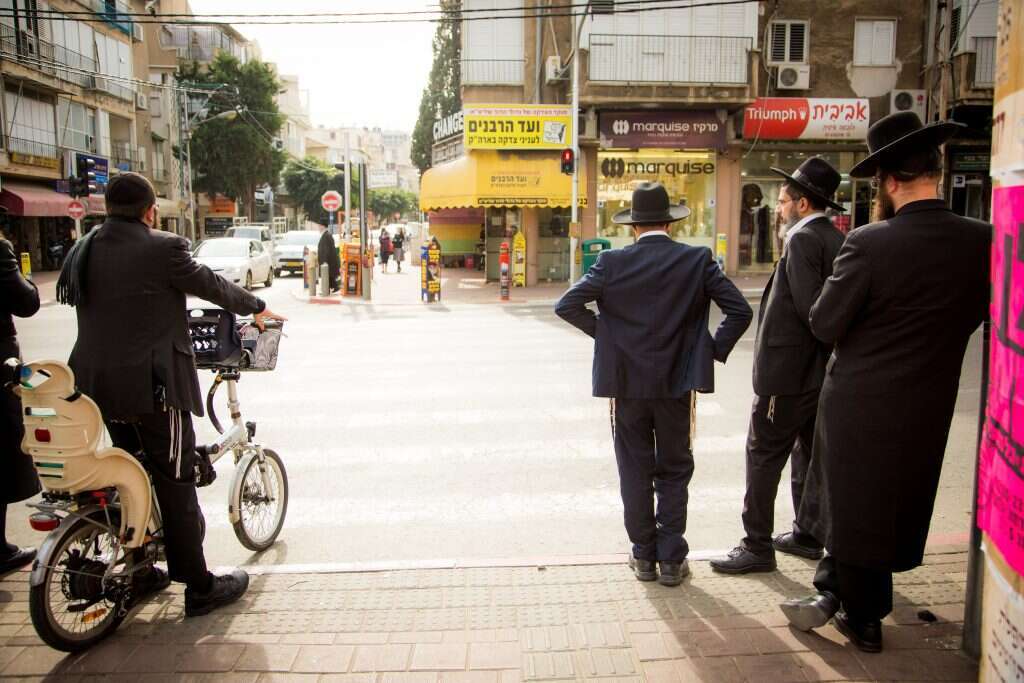 הסרוגים נטשו את העיר בהמוניהם. בני־ברק. | אריק סולטן