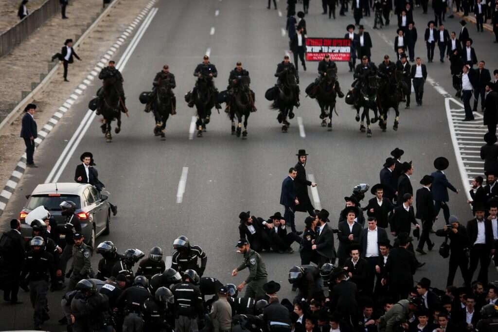 הפגנות הפלג הירושלמי נגד גיוס בפאתי בני ברק, 2020. | פלאש 90