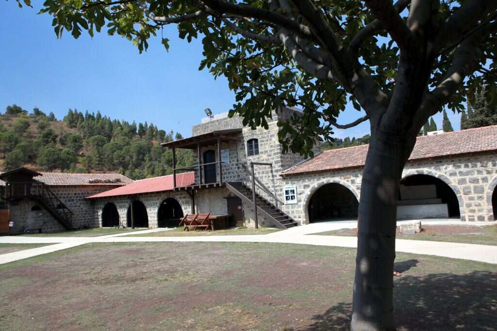 "בלאומיות החזקה שלו היה אלמנט מיסטי". חצר תל־חי. | יוסי זמיר, פלאש 90