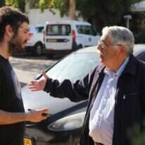 דעת קהל. | יוסי אלוני