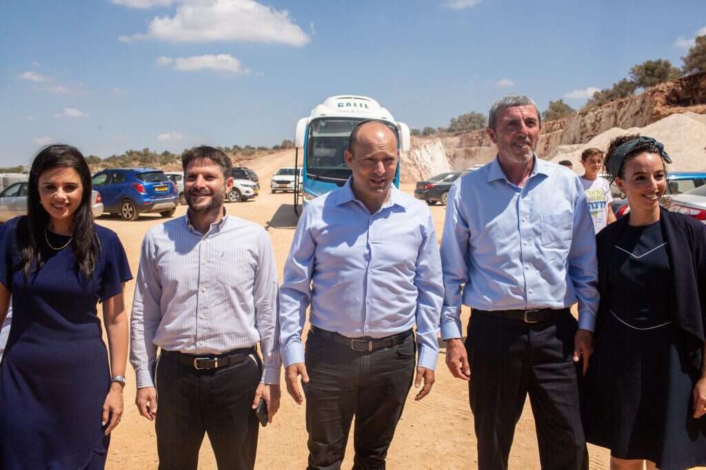 בכירי ימינה. | אבישג שאר־ישוב בכירי ימינה. | אבישג שאר־ישוב