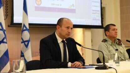 שר הביטחון נפתלי בנט. בתדריך על מגפת הקורונה. | טל עוז, משרד הביטחון שר הביטחון נפתלי בנט. בתדריך על מגפת הקורונה. | טל עוז, משרד הביטחון