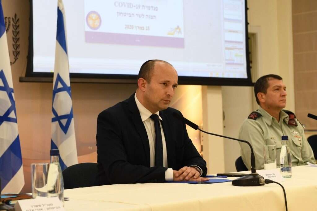 שר הביטחון נפתלי בנט. בתדריך על מגפת הקורונה. | טל עוז, משרד הביטחון