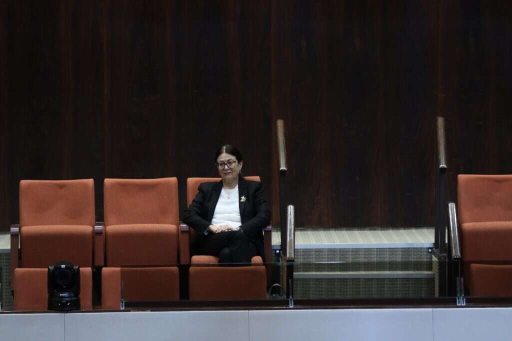 אסתר חיות בטקס השבעת הכנסת ה-23. | גדעון שרון, דוברות הכנסת